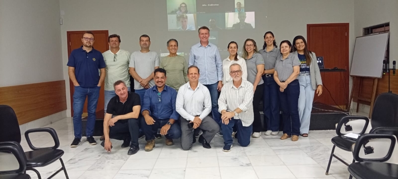 Sindirochas trata de temas jurídicos, trabalhistas e inovação em reunião do Conselho