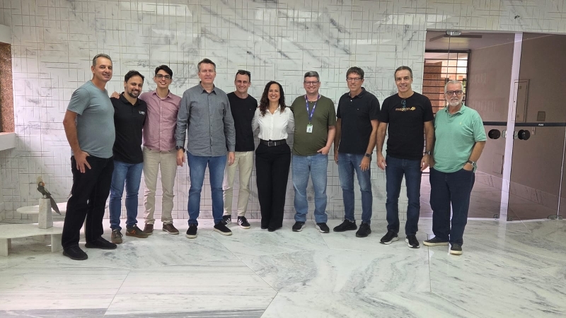 Setor de rochas recebe diretoria do IFES Cachoeiro para agenda de inovação e aproximação institucional