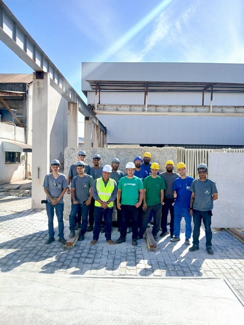 Sindirochas promove curso de NR-11 sobre movimentação e manuseio de chapas de rochas