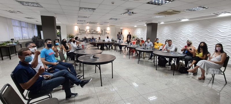Representantes do Sindirochas participam de encontro com Executivos realizado pela Findes