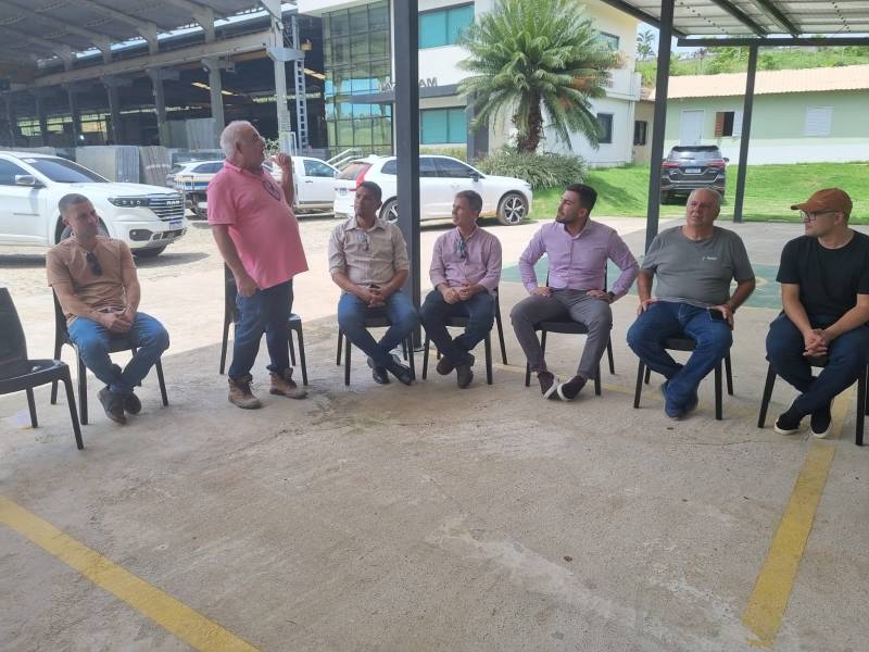 Presidente do Sindirochas participa de reunião com autoridades do município de Itapemirim